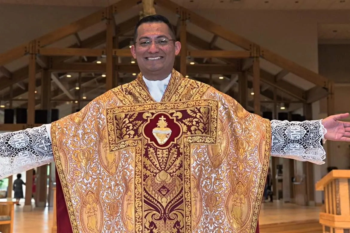 Sacred Heart Appliqué – Hand-Embroidered Bullion Work for Catholic Vestments