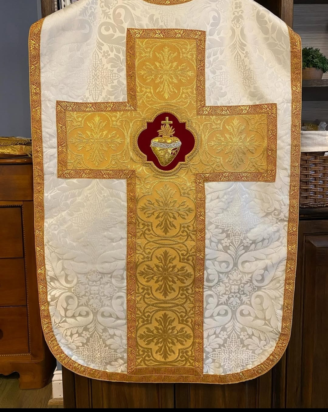 Sacred Heart Appliqué – Hand-Embroidered Bullion Work for Catholic Vestments