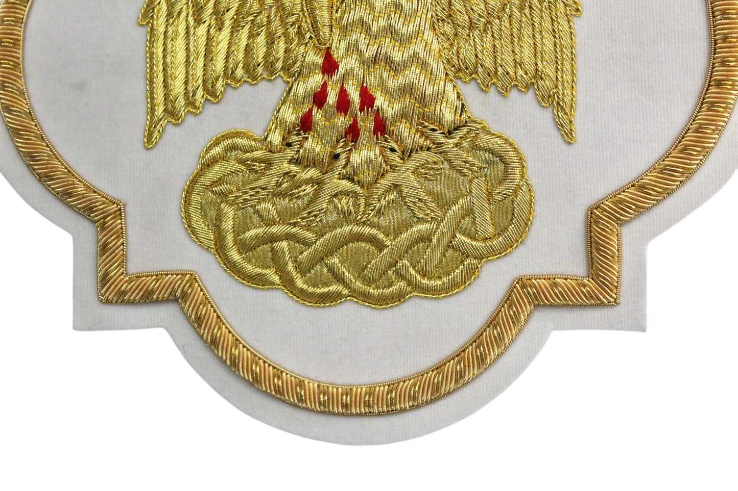 Hand-Embroidered Pelican Emblem Appliqué – Gold Bullion Wire for Catholic Vestments