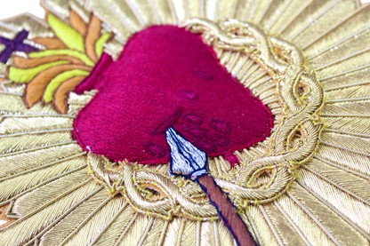 Sacred Heart With Rays Hand-Embroidered Bullion Appliqué Cut Close