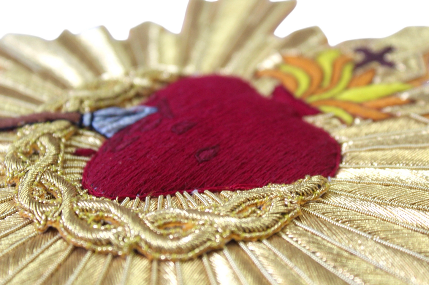 Sacred Heart With Rays Hand-Embroidered Bullion Appliqué Cut Close