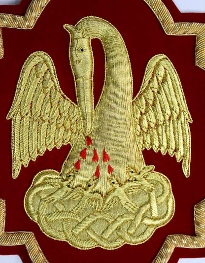 Hand-Embroidered Pelican Emblem Appliqué – Gold Bullion Wire for Catholic Vestments