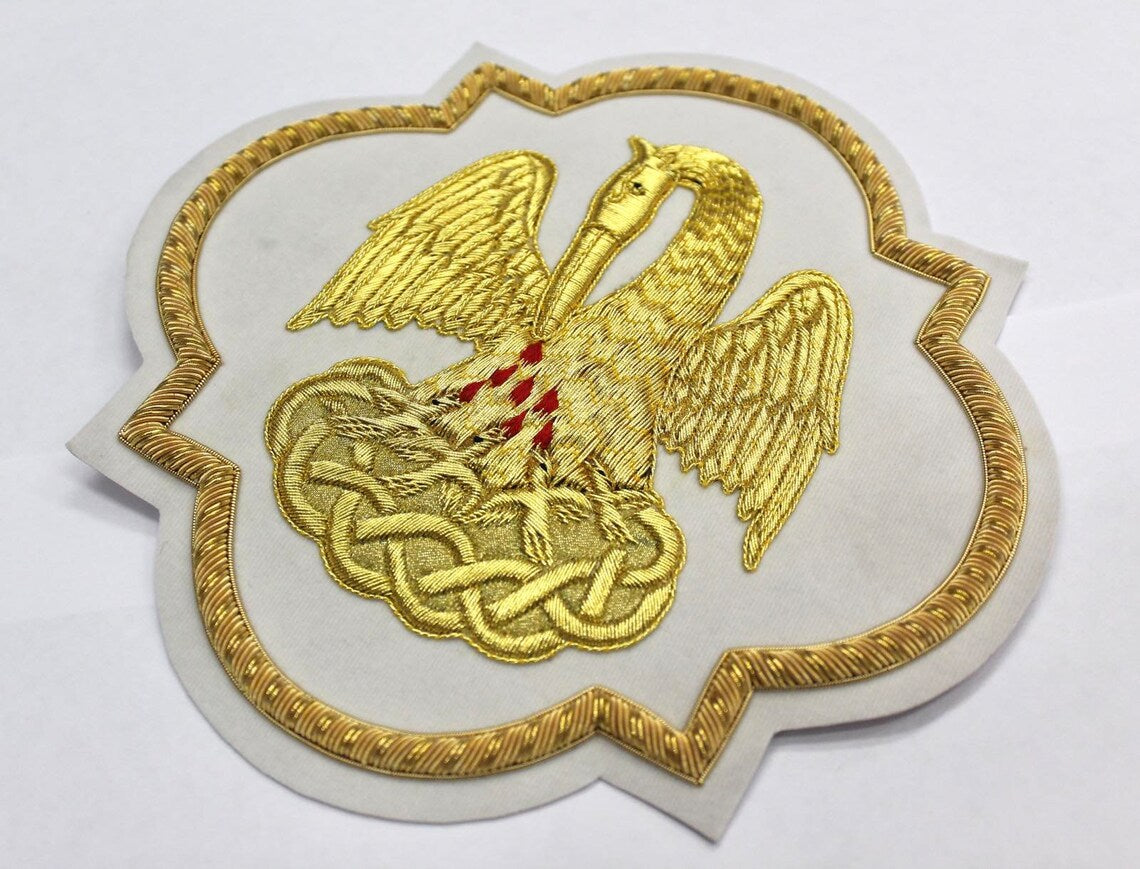 Hand-Embroidered Pelican Emblem Appliqué – Gold Bullion Wire for Catholic Vestments