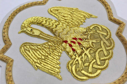 Hand-Embroidered Pelican Emblem Appliqué – Gold Bullion Wire for Catholic Vestments