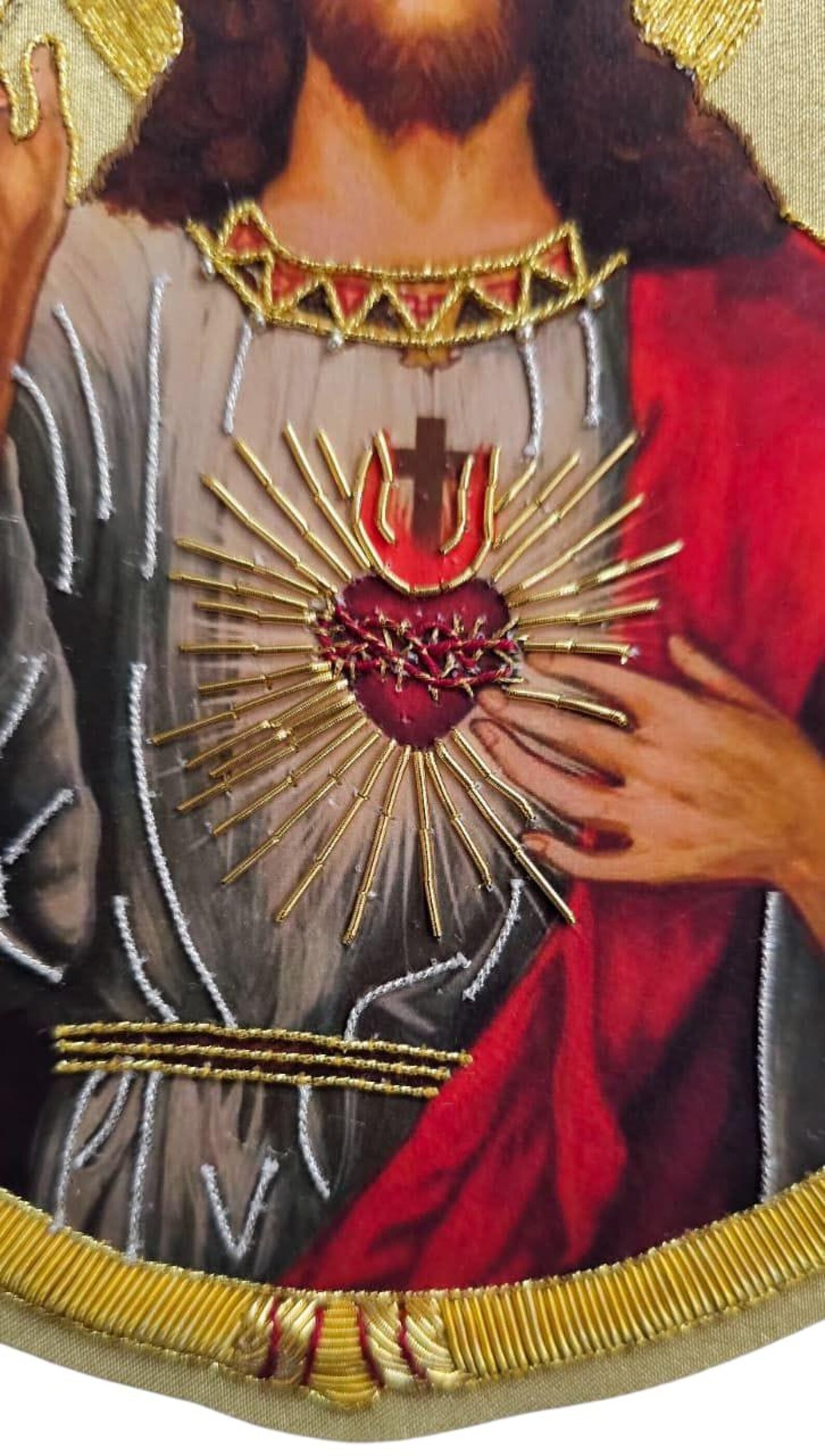Aurum Sacrum – Sacred Heart of Jesus” Hand-Embroidered &amp; Printed Appliqué for Catholic Vestments